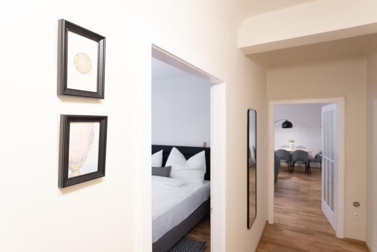 וינה Chic 1-Bed Apt By Canal Walk To Historic Centre מראה חיצוני תמונה