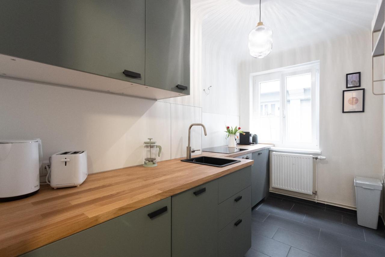 וינה Chic 1-Bed Apt By Canal Walk To Historic Centre מראה חיצוני תמונה