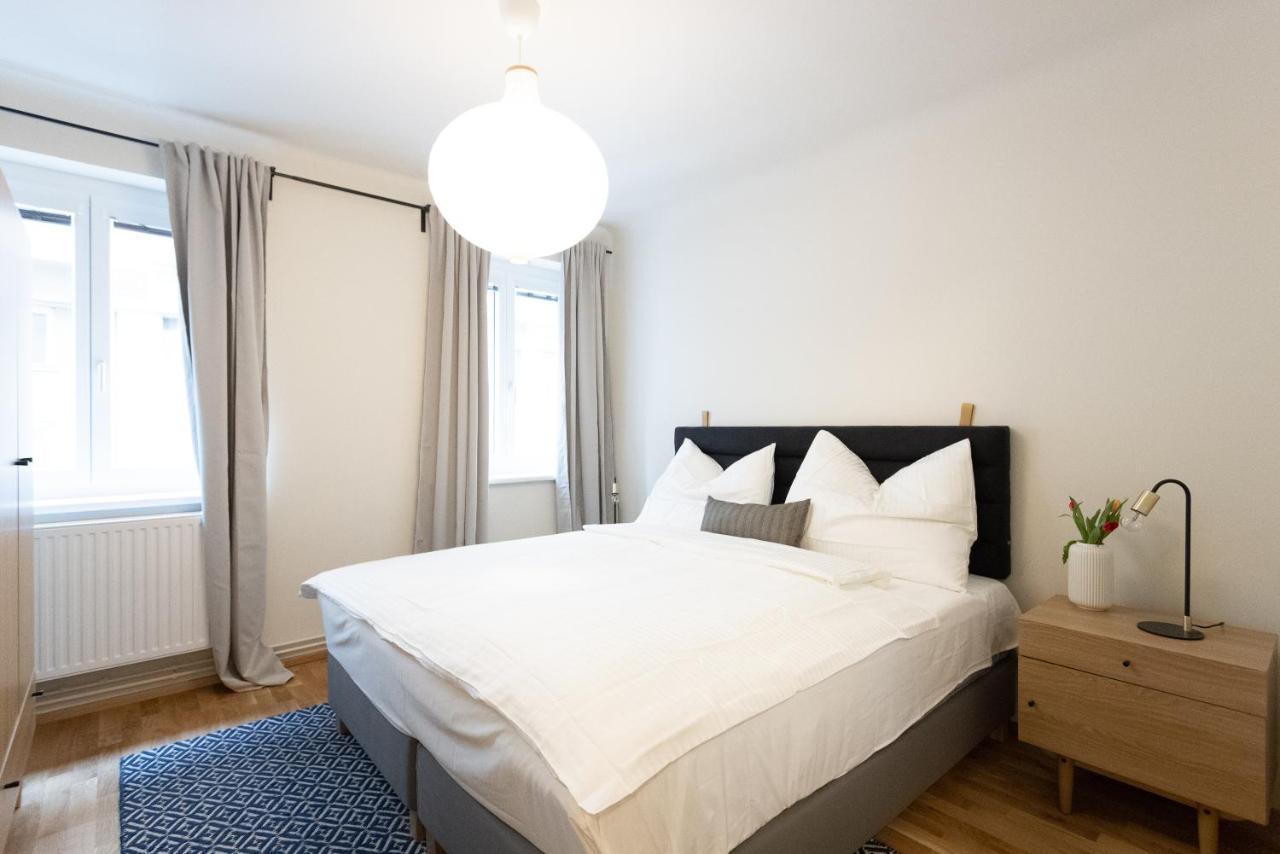 וינה Chic 1-Bed Apt By Canal Walk To Historic Centre מראה חיצוני תמונה