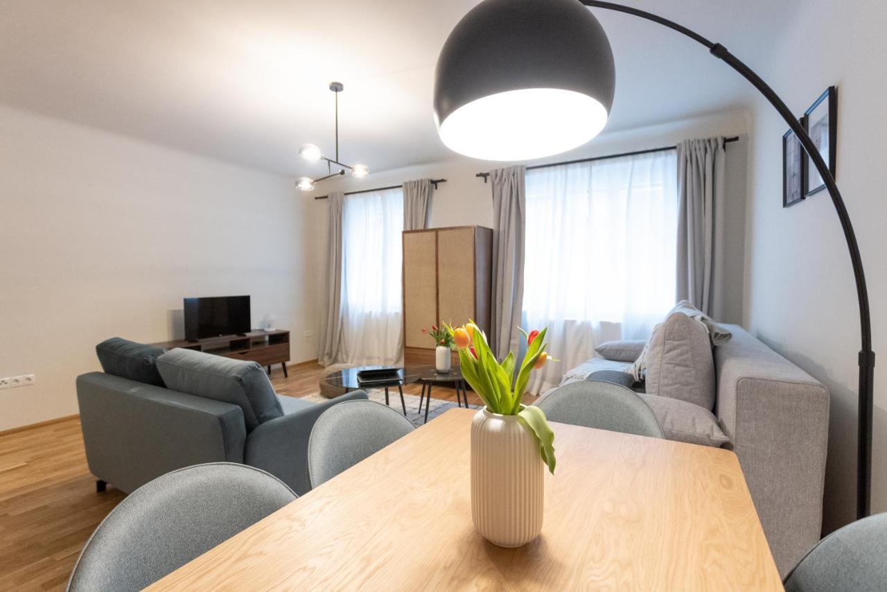 וינה Chic 1-Bed Apt By Canal Walk To Historic Centre מראה חיצוני תמונה