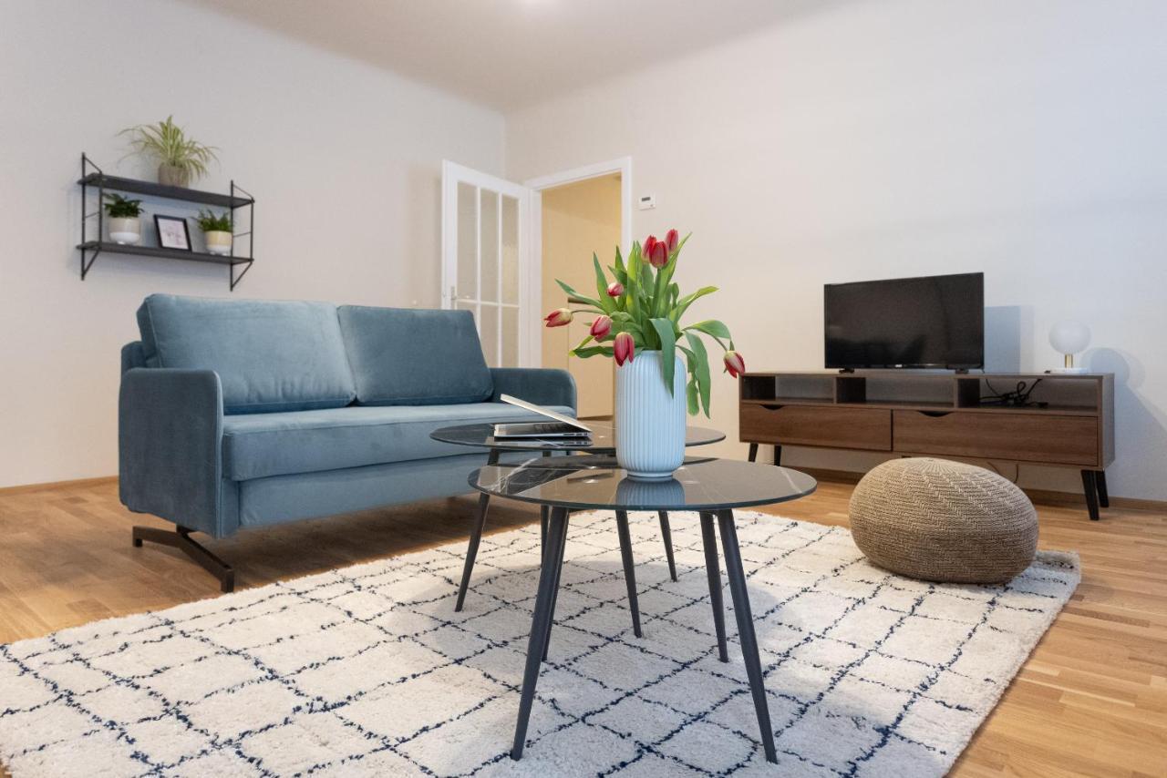 וינה Chic 1-Bed Apt By Canal Walk To Historic Centre מראה חיצוני תמונה